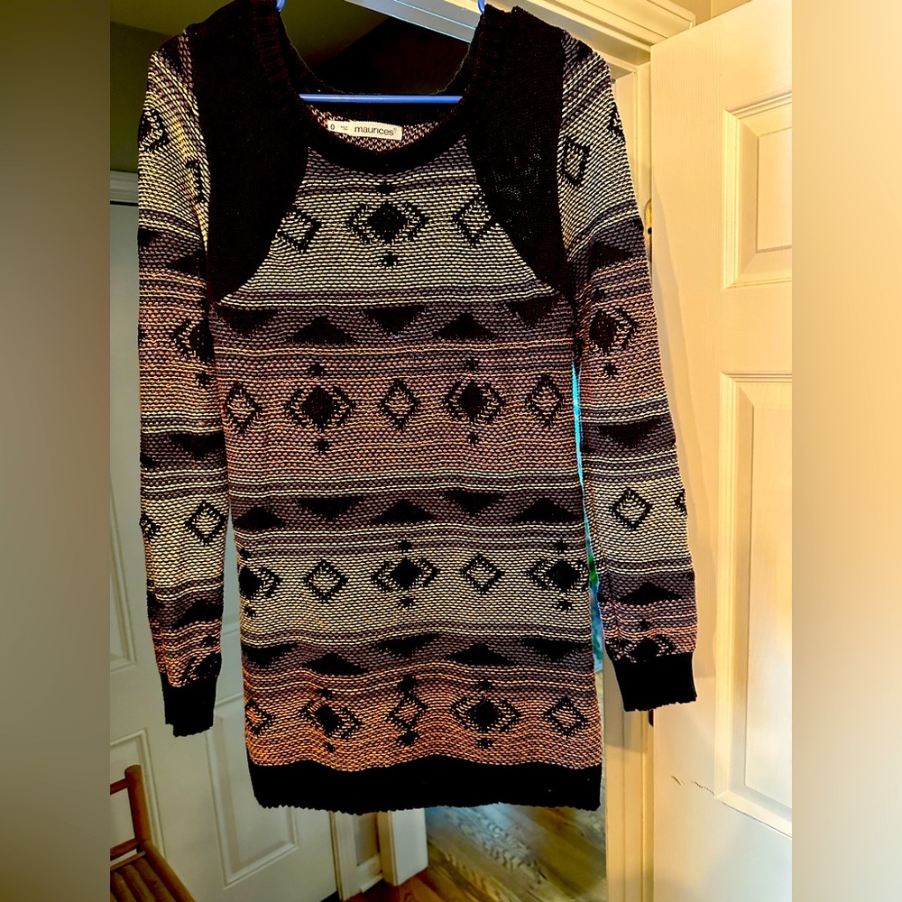 Maurice’s 0x long sweater with design